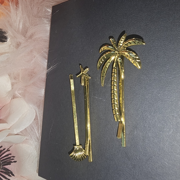 Gold Palm Tree Hair Clips - Picture 2 of 5
